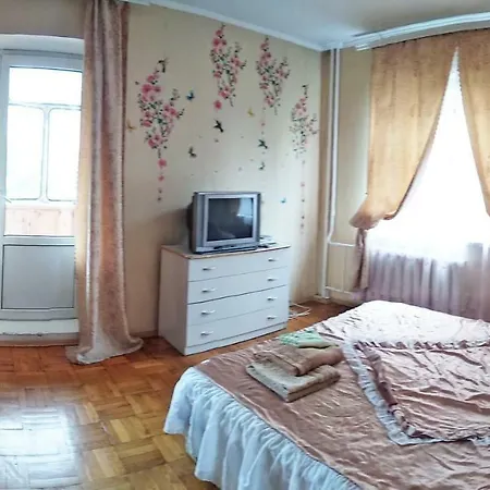 On Mykilska-slobidka Apartment Kyiv